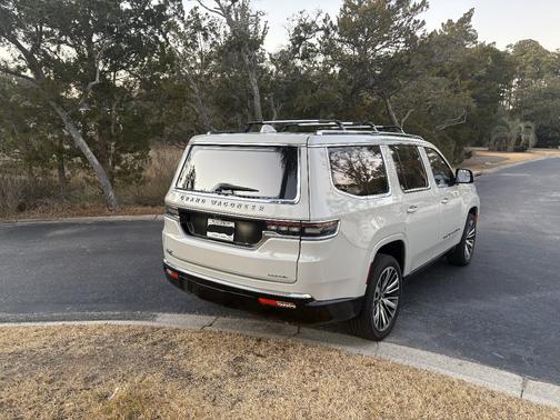 2022 Jeep Grand Wagoneer Series III