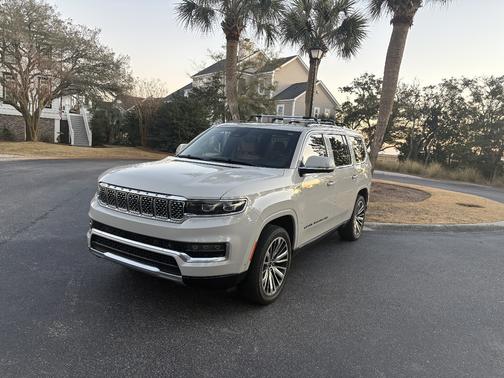 2022 Jeep Grand Wagoneer Series III