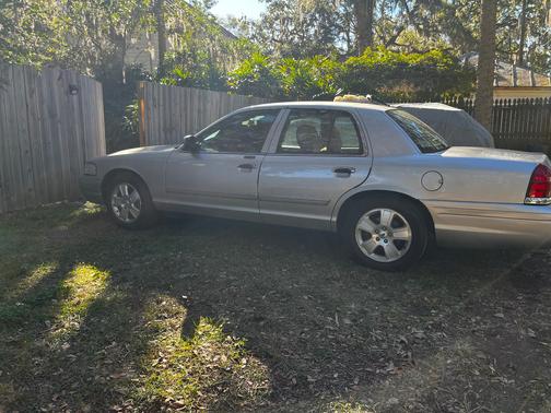 2011 Ford Crown Victoria LX