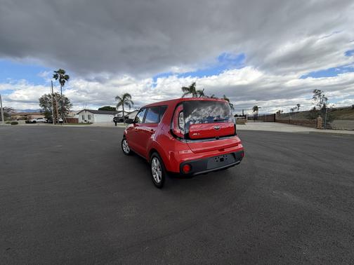 Red 2019 Kia Soul Base