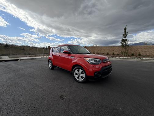 Red 2019 Kia Soul Base