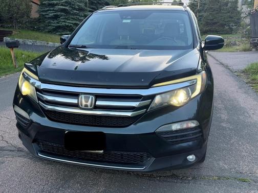 Green 2016 Honda Pilot Elite