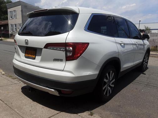 White 2020 Honda Pilot EX