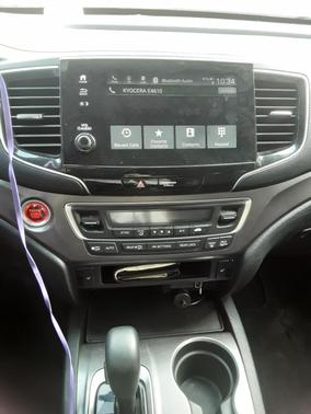 White 2020 Honda Pilot EX
