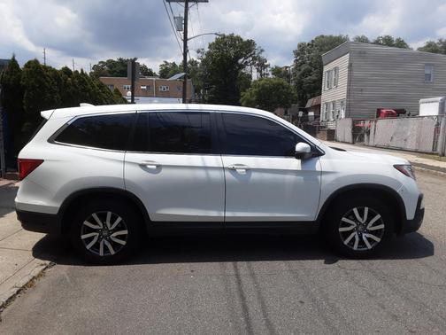 White 2020 Honda Pilot EX