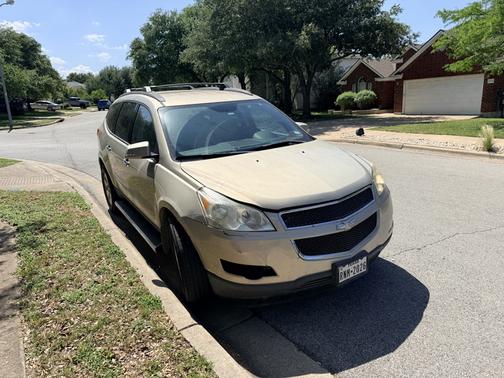 Gold 2012 Chevrolet Traverse LT