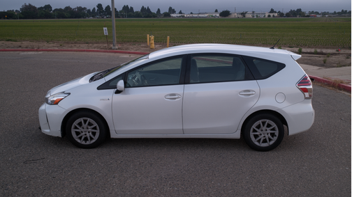 2016 Toyota Prius v Two