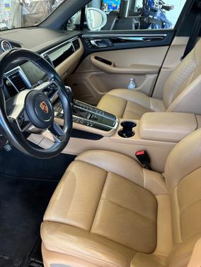 White 2018 Porsche Macan Macan S