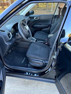 2023 Hyundai VENUE SE