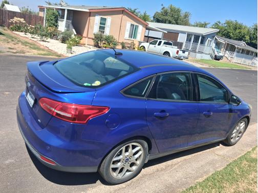 Blue 2015 Ford Focus SE