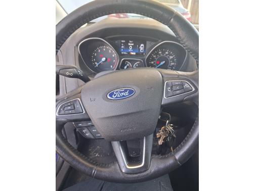 Blue 2015 Ford Focus SE