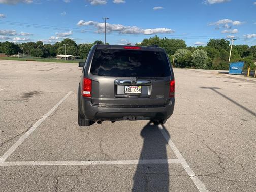 Gray 2011 Honda Pilot Touring