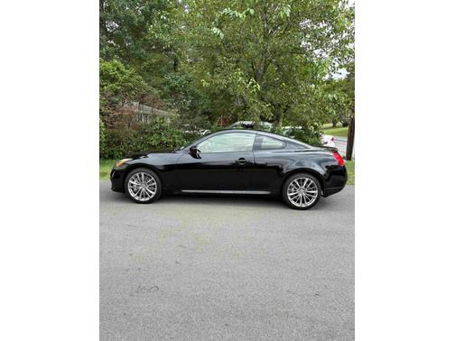 2013 INFINITI G37 x