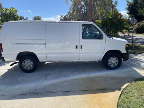 2010 Ford E250 Base
