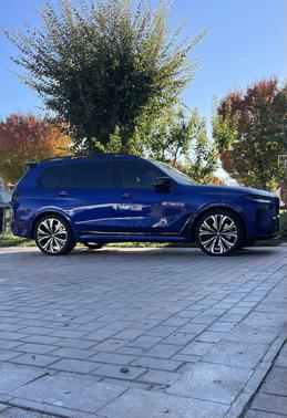 2023 BMW X7 M60i