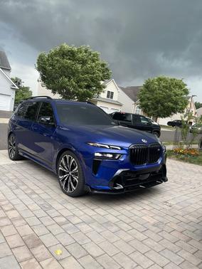 2023 BMW X7 M60i
