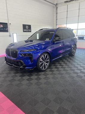 2023 BMW X7 M60i