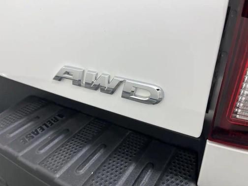 White 2023 Honda Ridgeline RTL-E
