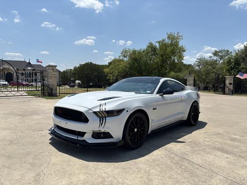 White 2016 Ford Mustang GT Premium