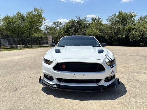 White 2016 Ford Mustang GT Premium