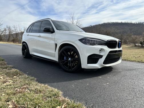 Photo 1 of 17 of 2018 BMW X5 M Base