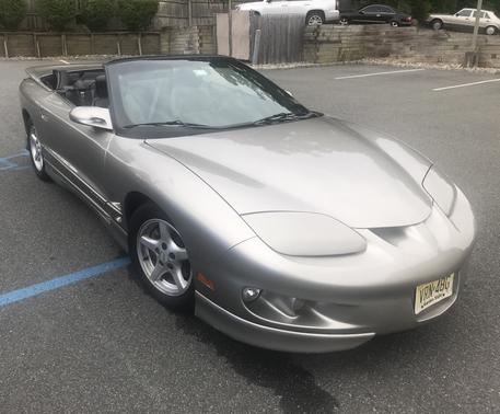 Photo 1 of 25 of 2002 Pontiac Bonneville SSEi
