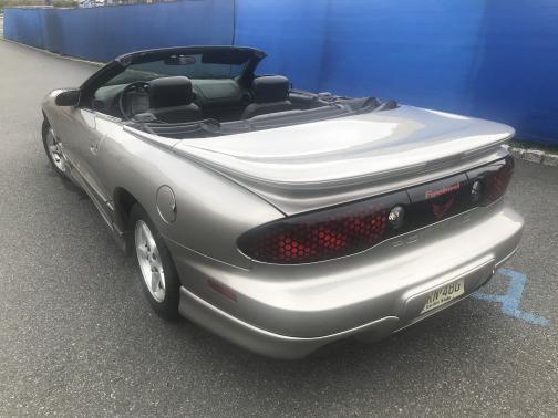 Photo 5 of 25 of 2002 Pontiac Bonneville SSEi