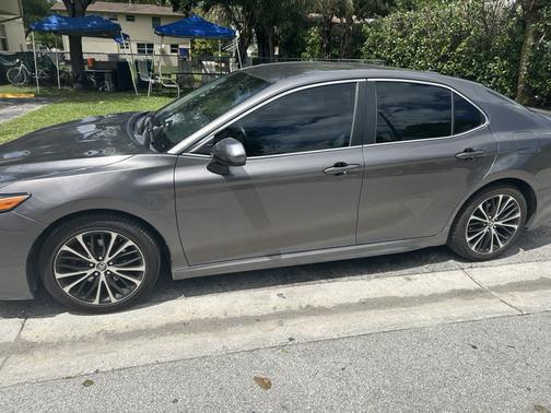 2018 Toyota Camry SE