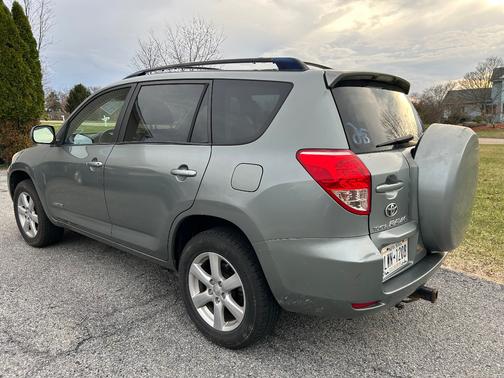 Gray 2007 Toyota RAV4 Limited