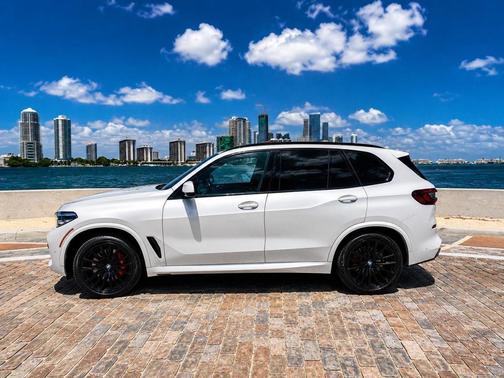 White 2023 BMW X5 sDrive40i