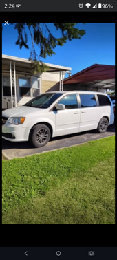 White 2017 Dodge Grand Caravan SXT