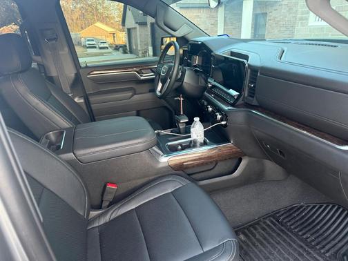 Gray 2025 GMC Sierra 1500 Elevation