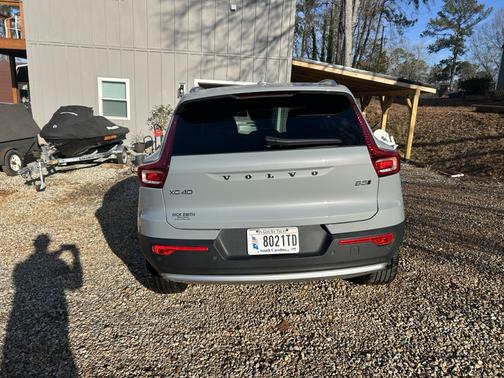 2024 Volvo XC40 B5 Core Dark Theme