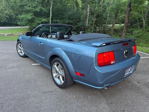 Blue 2006 Ford Mustang GT