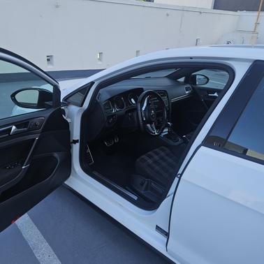 2017 Volkswagen Golf GTI Sport 4-Door