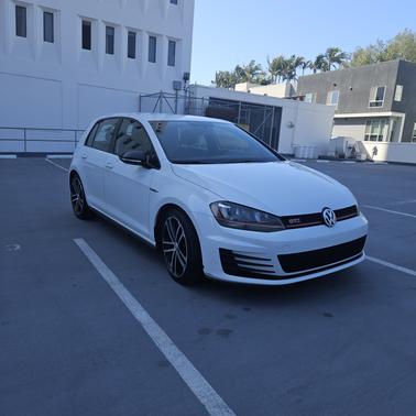 2017 Volkswagen Golf GTI Sport 4-Door