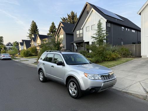 Silver 2011 Subaru Forester 2.5 X