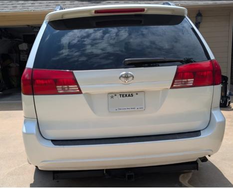 2004 Toyota Sienna XLE