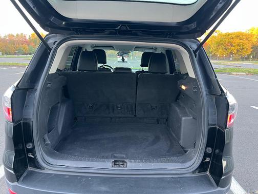 Black 2017 Ford Escape SE