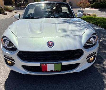 White 2017 FIAT 124 Spider Lusso