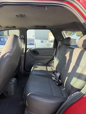Red 2001 Ford Escape XLS