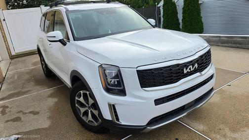 White 2021 Kia Telluride EX