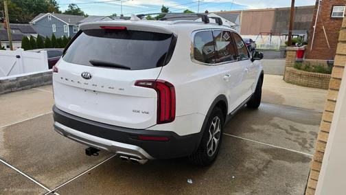 White 2021 Kia Telluride EX