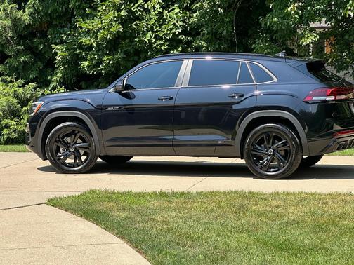 Black 2025 Volkswagen Atlas Cross Sport 2.0T SEL R-Line Black 4MOTION
