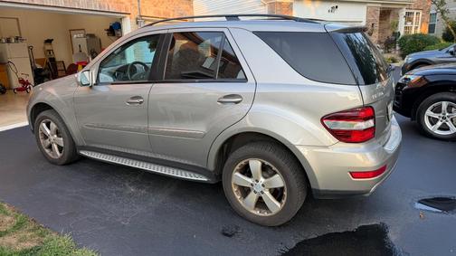 Beige 2009 Mercedes-Benz M-Class ML 350 4MATIC