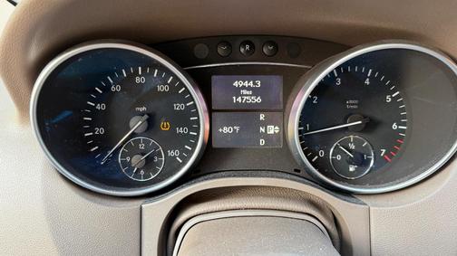 Beige 2009 Mercedes-Benz M-Class ML 350 4MATIC