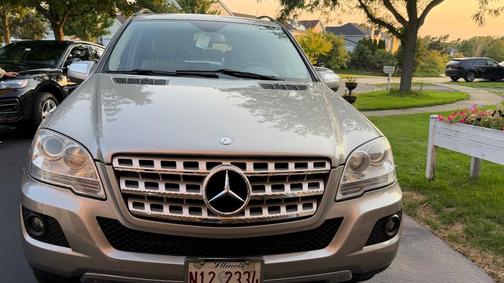 Beige 2009 Mercedes-Benz M-Class ML 350 4MATIC