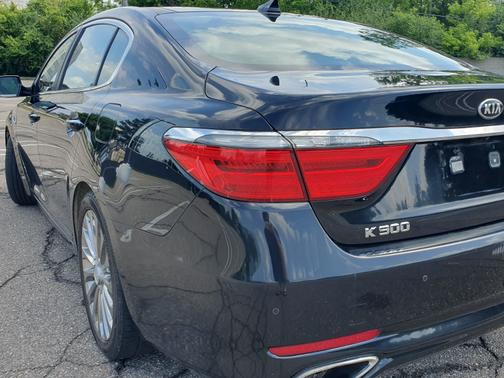 2016 Kia K900 Luxury 5.0L