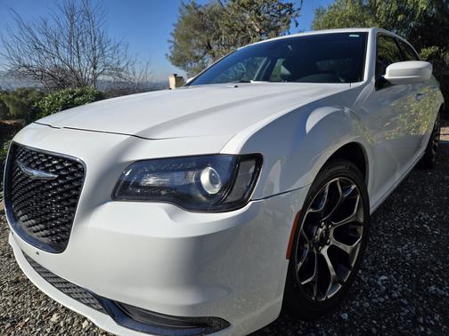 2016 Chrysler 300 S