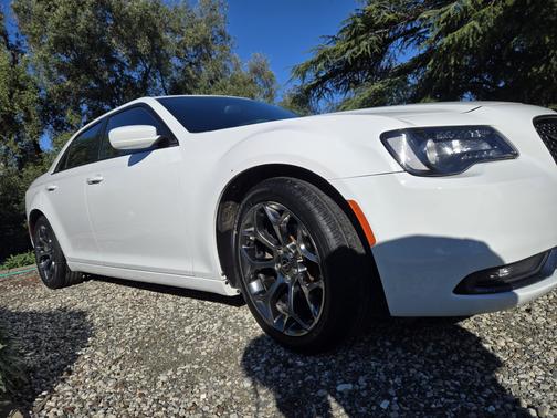 2016 Chrysler 300 S